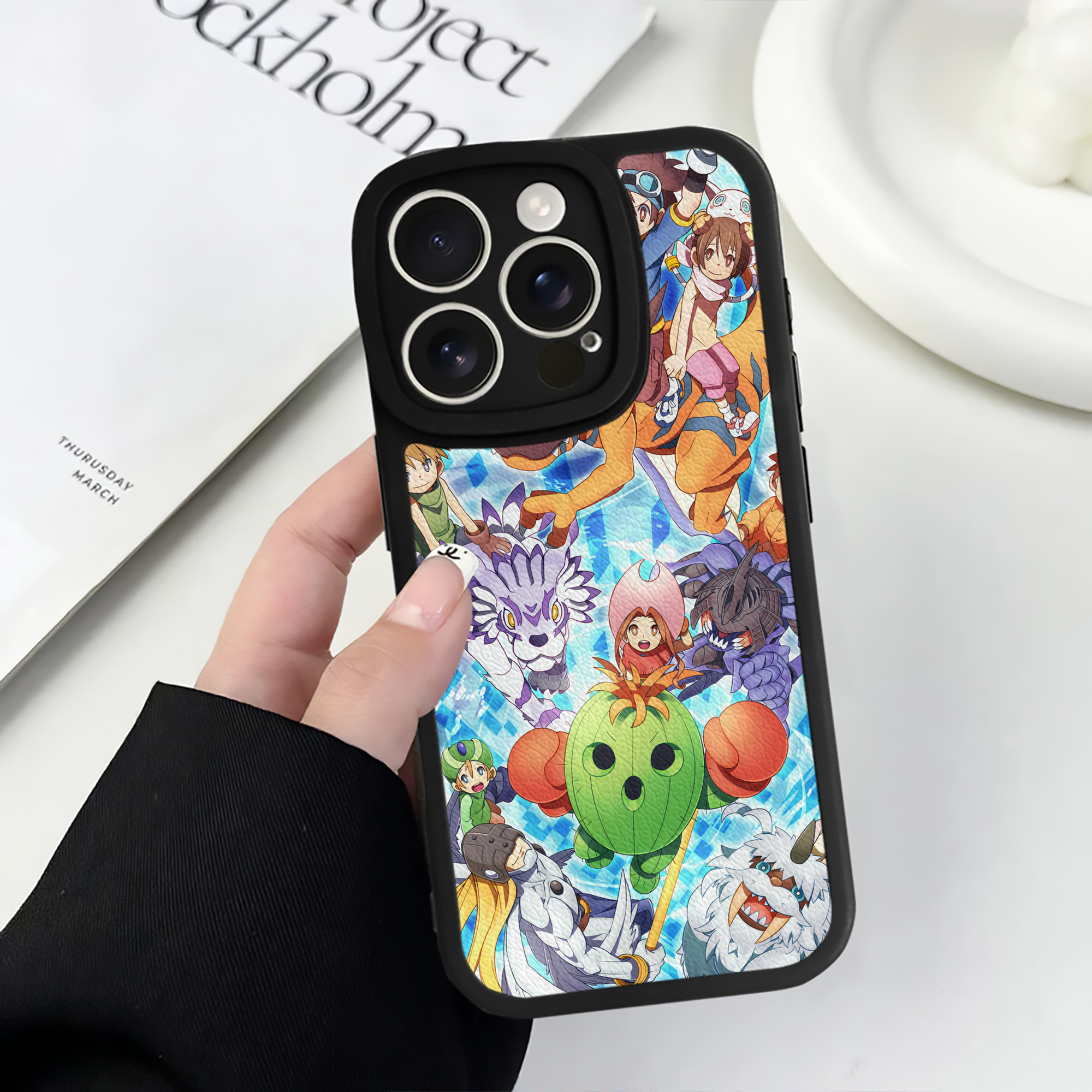（画像用） Digimon デジタルモンスター/デジモン 【iPhone 16シリーズ対応】シリコンスマホケース（レザー調） 材質：シリコン